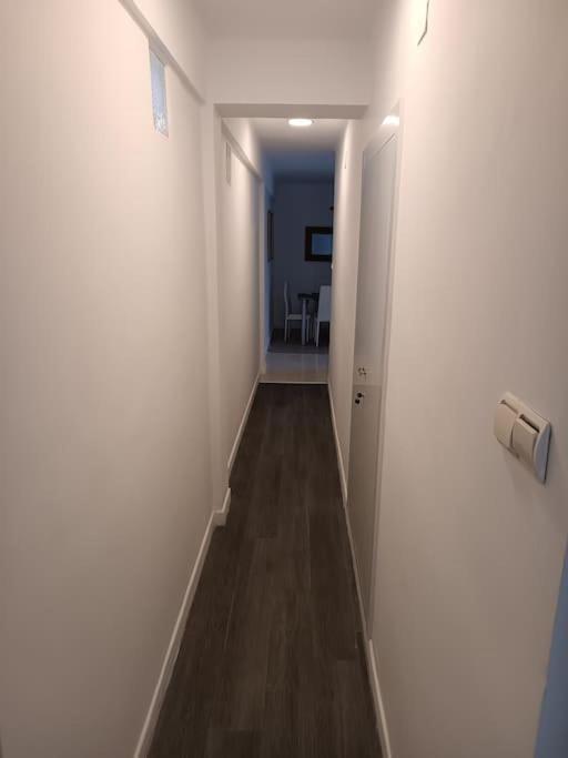 Estupendo Piso Renovado A 30 Metros De La Playa Lejlighed Almería Eksteriør billede