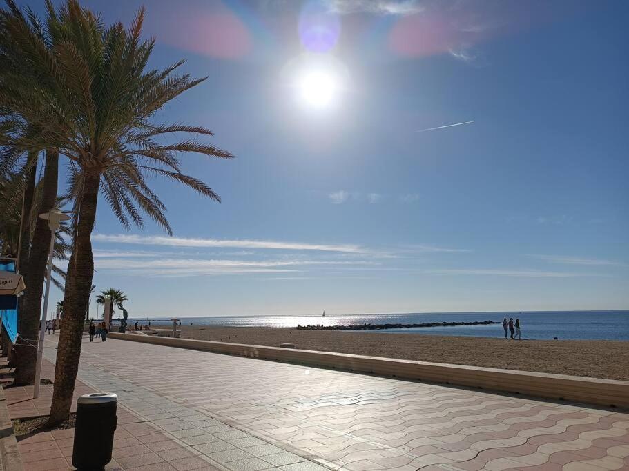 Estupendo Piso Renovado A 30 Metros De La Playa Lejlighed Almería Eksteriør billede