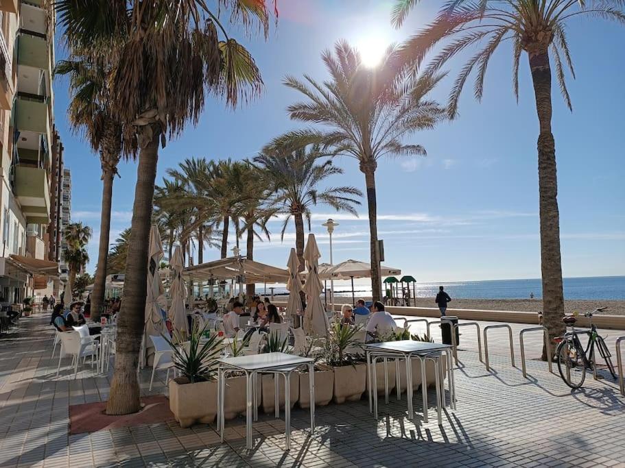 Estupendo Piso Renovado A 30 Metros De La Playa Lejlighed Almería Eksteriør billede